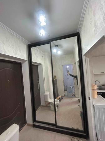 Продам шкаф и тумбу для обуви