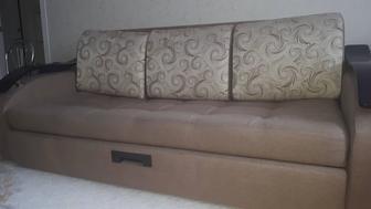 Срочно продам 2 дивана.