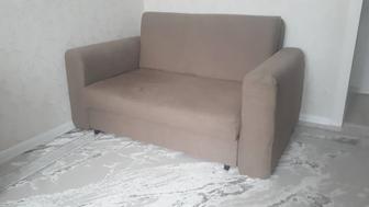 Срочно продам диван.