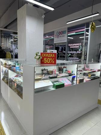 Продается витрина новая