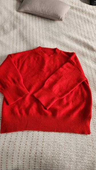 Продам новый красный свитер
