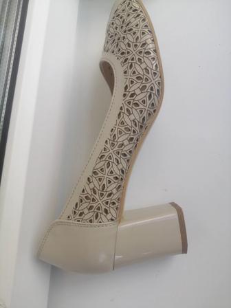 Продам красивые туфли