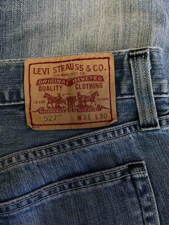 Продам джинсы Levis, кофты