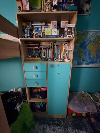 Корпусная мебель в детскую кровать