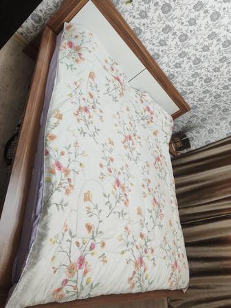 Продам двухспальную кровать бу