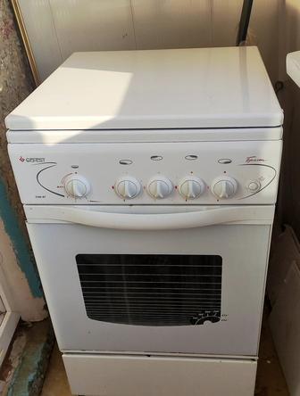 Продам газовую плиту