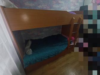 Продам стол, шкаф, кровать