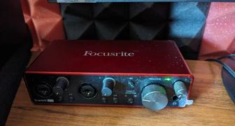 Продам звуковую карту Focusrite 2i2 3Gen