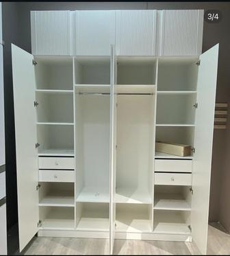 Высокий шкаф