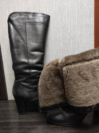 Продам сапоги 38.5 размер черные, зимние на каблуке