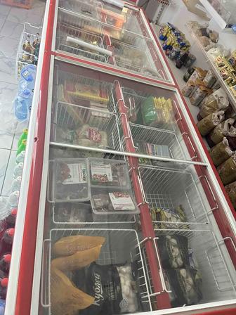 Срочно продам витринный морозильник