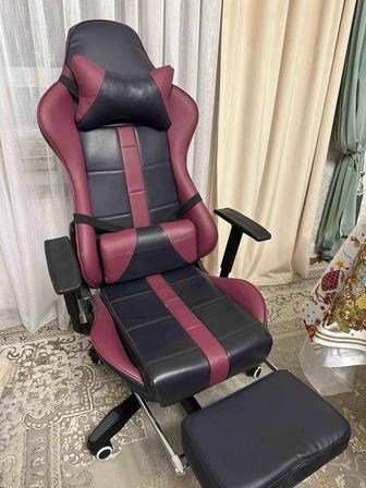 Игровое компьютерное кресло