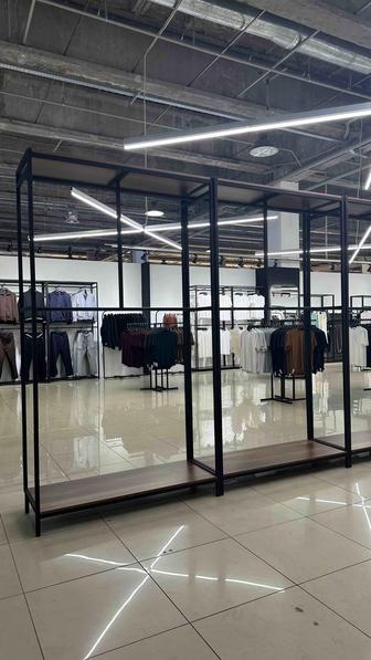 Продам стойки оборудование для магазина одежды