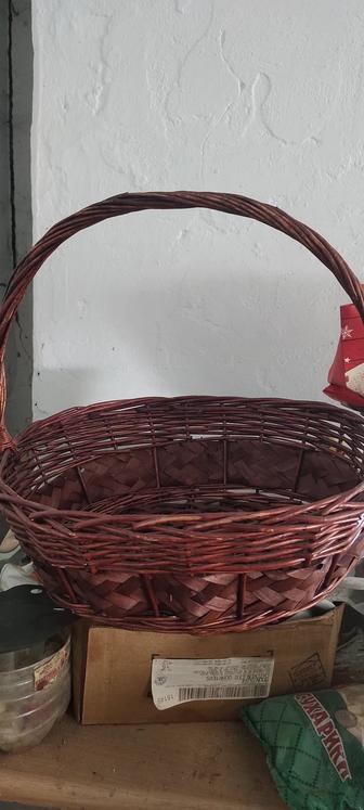 Продам корзины большой и маленький