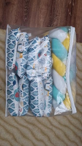 Набор в детскую кроватку