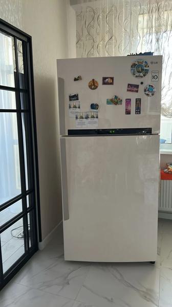 Продается холодильник LG