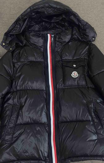 Продаю Зимнюю куртку от Moncler