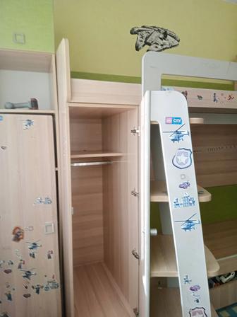 Детская двухъярусная кровать