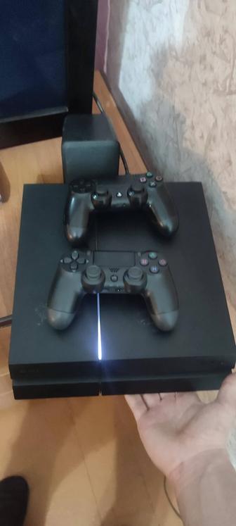 Продам sony playstation 4 на 500гб.