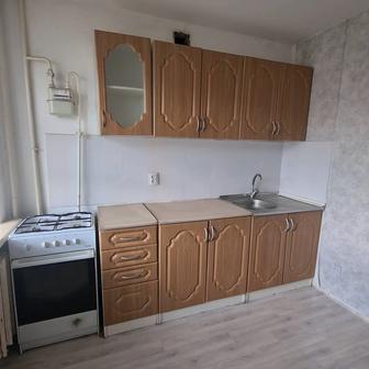 Продам кух мебель и шкаф