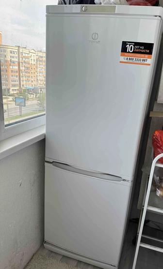 Продам холодильник, работает только морозильник