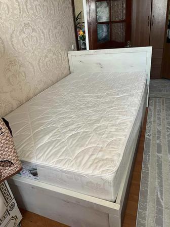 Продается кровать размером 120-200