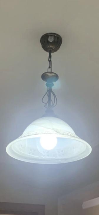 Продам 2 люстры