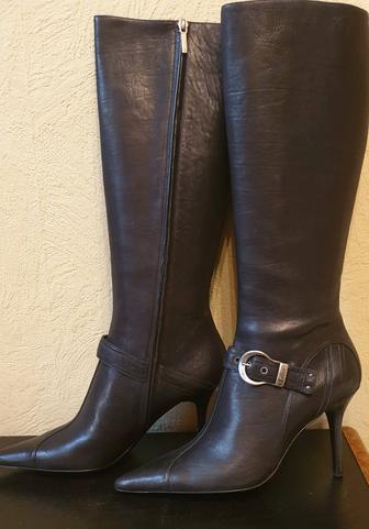 Срочно.Сапоги кожанные, новые. DIOR.