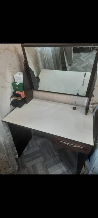 Туалетный столик