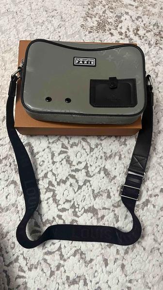 Luis Vuitton барсетка продается