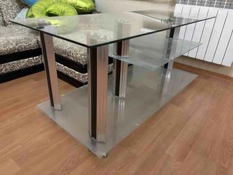 Продам стеклянную тумбу для офиса или дома