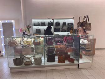 Витрины стеклянные продается срочно