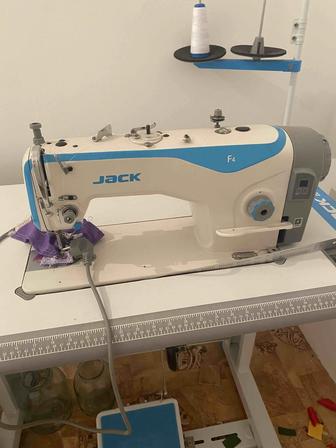 Швейная машина jack f4