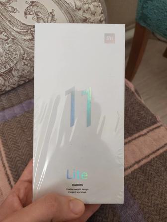 Новый, нераспакованный телефон Xiaomi 11 lite Black 8 gb / 256 gb