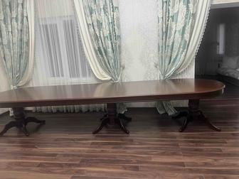 Стол и стулья