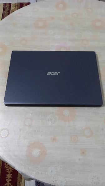 Ноутбук Acer.