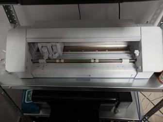 Продам режущий плоттер silhouette cameo 4