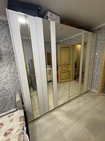 Шкаф с комодом