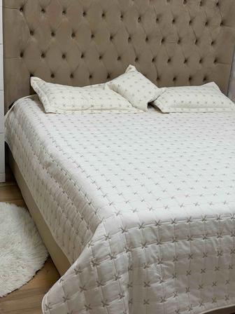 Двухспальная кровать