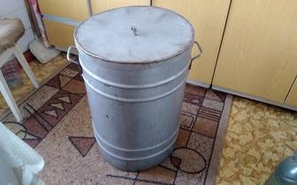 Продам бак с крышкой