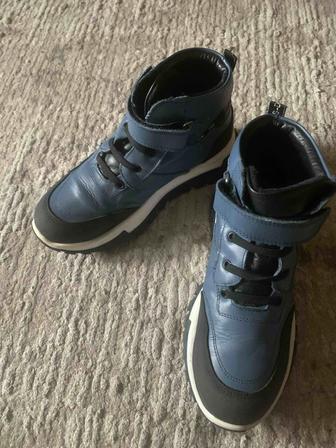 Ботинки осенние (Турция) 35 размер. Кожанные, ортопедическая стелька.