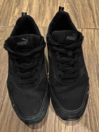 Продам мужские кроссовки