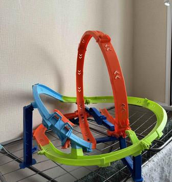 Hotwheels оригинал 4 игрушек