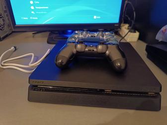 PlayStation 4 Slim. 2 дж. Игры Фифа24, Уфс4, Гта5, Мартол Комбат 11.