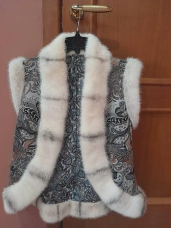 Жилетка женская