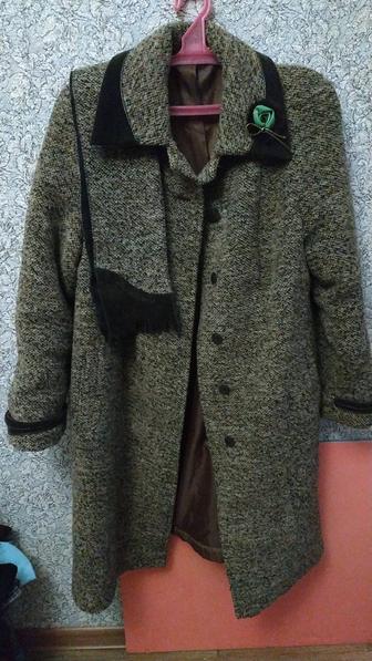 Продам пальто женское