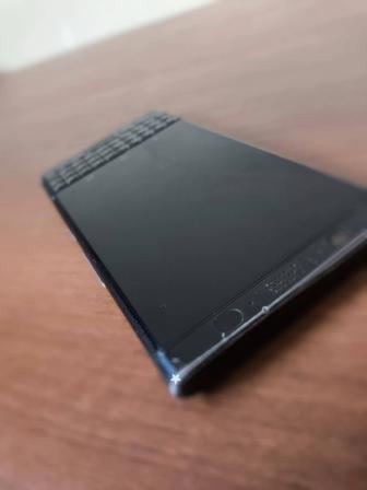 Телефон Black berry key one