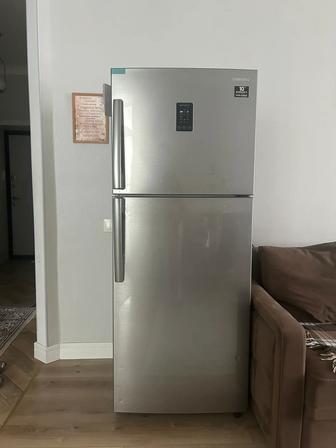 Продаю холодильник