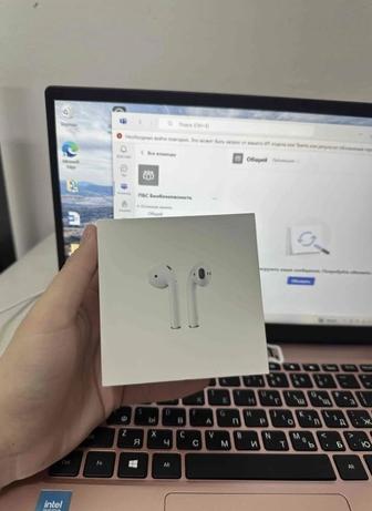 Наушники Apple AirPods with Charging Case белый