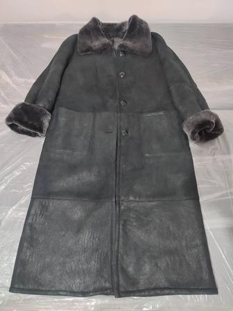 Продам женскую зимнюю дубленку